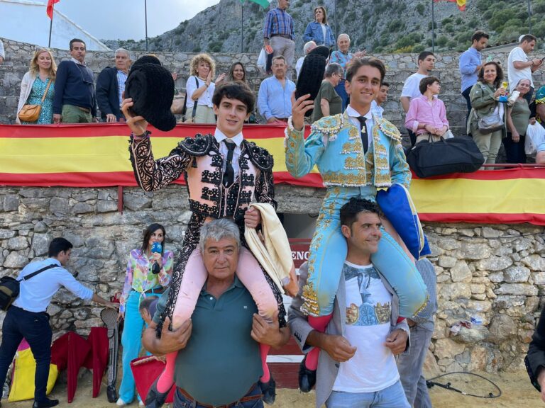 Rafael Quesada et Pablo Lozano, deux oreilles chacun à Villaluenga del Rosario