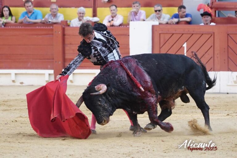 Roca Rey domine la douce seconde (Direct: Alicante)