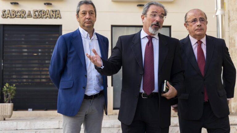 Vicente Barrera ne ment pas ou ne falsifie pas les CV, ceux qui le désignent, oui