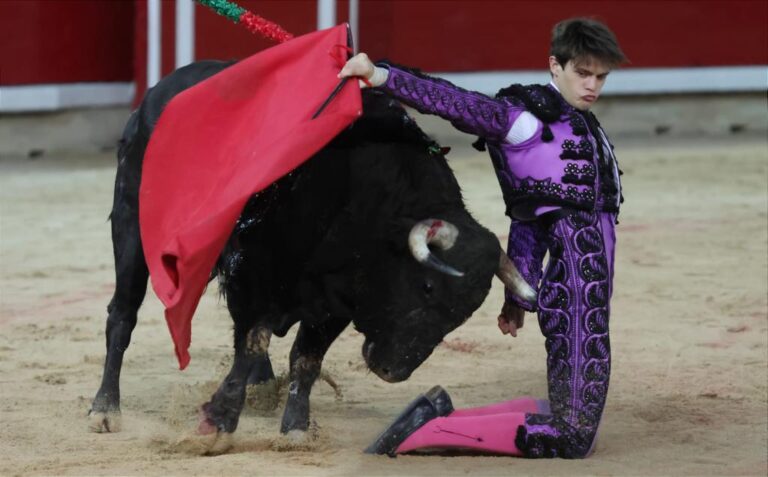 Christian Parejo, Marcos Linares et Cristiano Torres, dans le premier de San Fermín (Direct Pamplona)