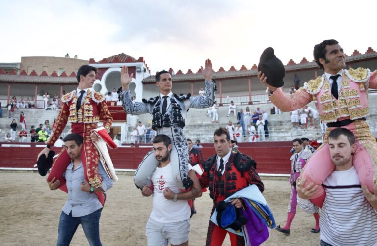 Esaú Fernández, David Galván et Francisco Expósito, triple Puerta Grande à Estella