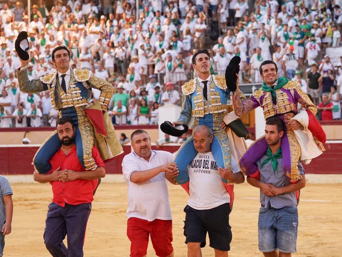 Les habitants d&rsquo;Estrémadure conquièrent la place Huesca avec du bétail pauvre