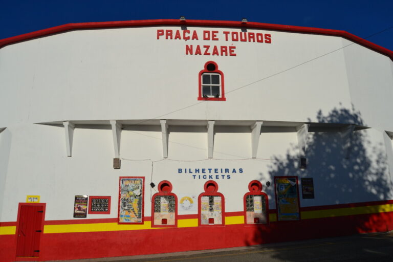 La saison taurine commence à Nazaré, l'un des bastions taurins du Portugal