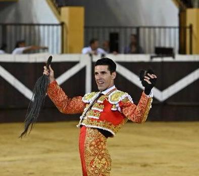 Sommet d&rsquo;Alejandro Talavante, quatre oreilles et queue, sur les épaules avec un grand Ginés Marín à Herrera del Duque