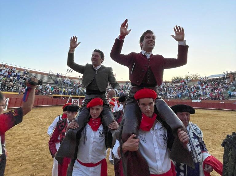 Andy Cartagena et Sebastián Fernández, en tournée à Tordesillas (Plus de célébrations…)