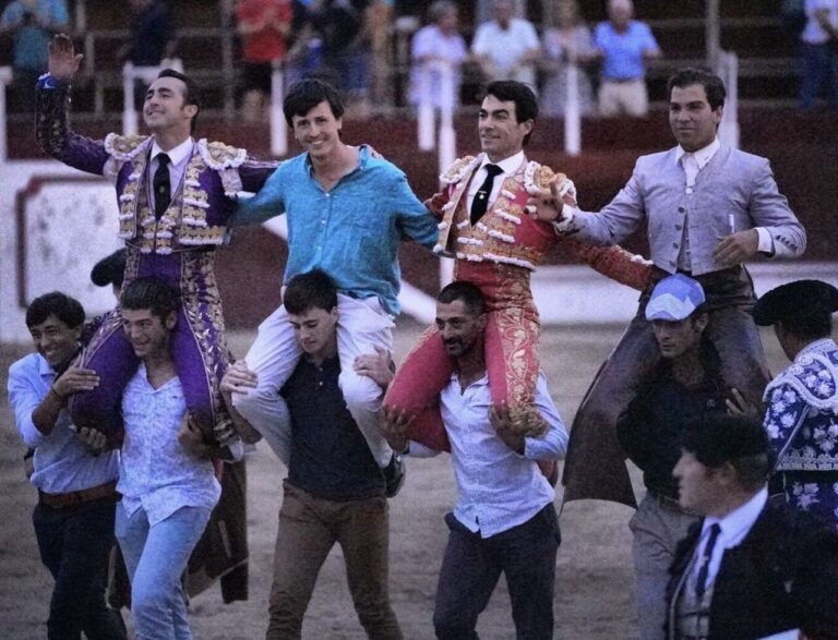 Dix oreilles et une queue lors d&rsquo;un après-midi triomphal à Guadix
