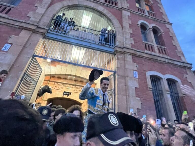 La corrida Talavante ouvre la Puerta Grande à Salamanque