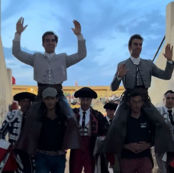 Sebastián Fernández et Sergio Galán, sur les épaules à Villamayor de Santiago