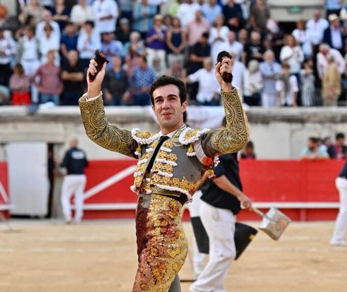 Tomás Rufo et une tâche avec une demande de queue à Nîmes