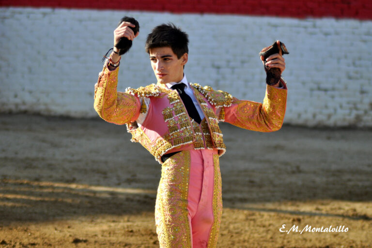 Jesús de la Calzada triomphe avec un « Bañuelos » de retour sur le ring de Medina de Pomar (Plus de corridas)