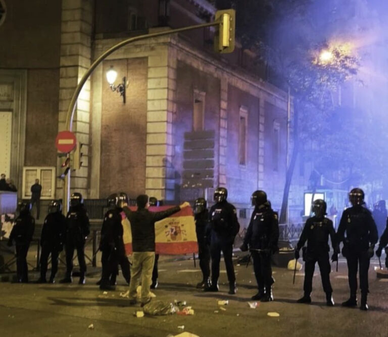 De la rue Ferraz de los Dominguines à la rue Ferraz de Pedro Sánchez : nous manquons de mémoire et de honte