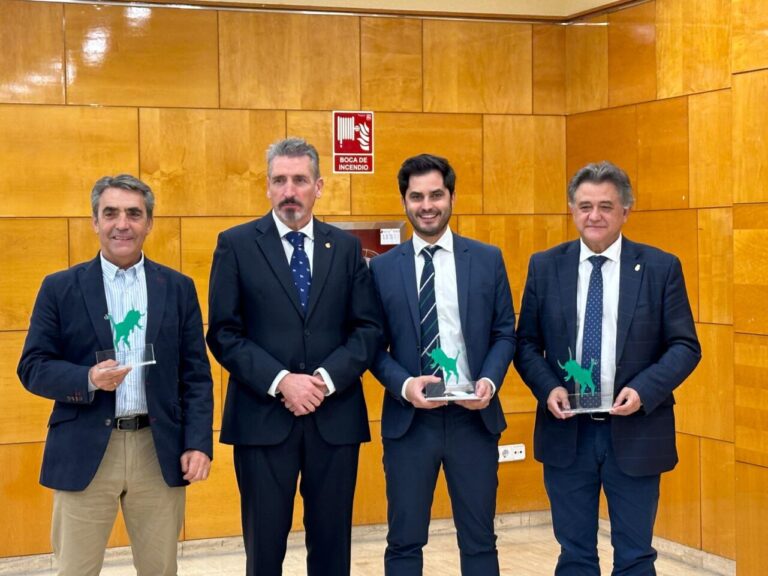 Le Collège des Vétérinaires de Ciudad Real récompense Tauroemoción et Victorino Martín pour la corrida du Daimiel en 2022