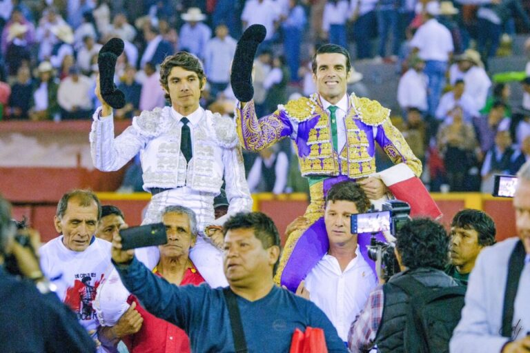 Un important Castella et Emilio de Justo, Puerta Grande à la clôture de la Foire de Lima