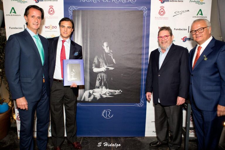 Arjona présente Aroma de Romero, un livre d&rsquo;art en l&rsquo;honneur de Curro Romero