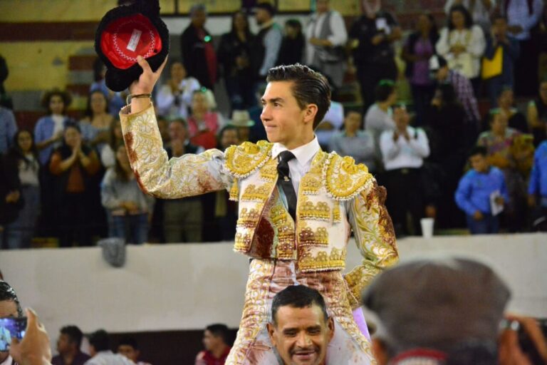Bruno Aloi, sur les épaules à Autlán