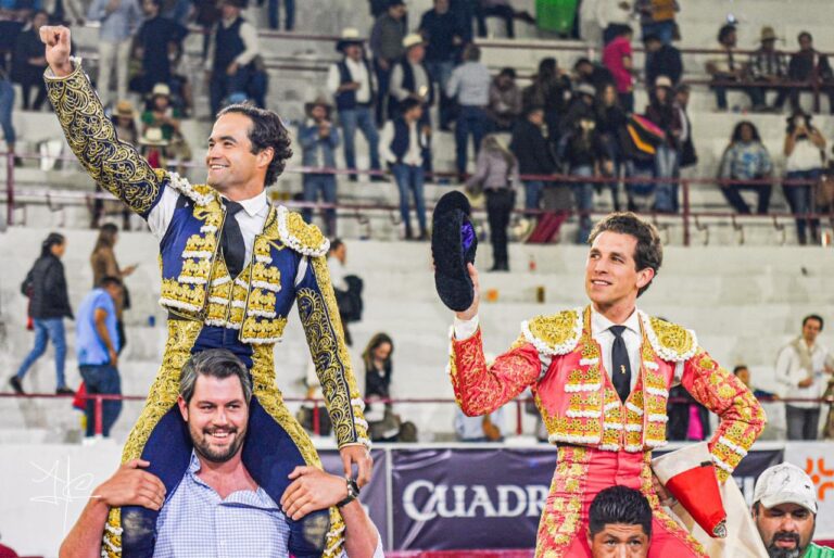Juan Pablo et Ginés Marín, sur les épaules à León