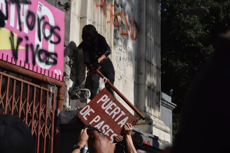 Le vandalisme caché lors du retour des taureaux à La Monumental de México