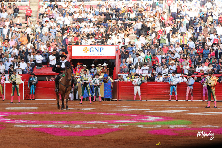 L&rsquo;équipe juridique de La México : « On cherche à ce que dans les prochaines heures, une autre autorité compétente accorde la révocation de cette suspension afin que le spectacle taurin puisse continuer sur la Plaza México »