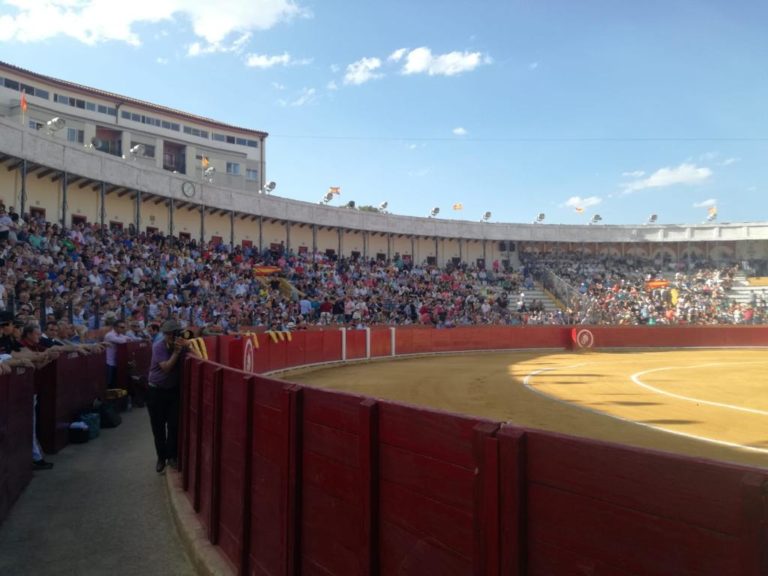 Personnages et tauromachie, présents à la Foire aux Anges de Teruel