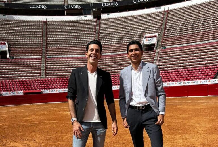 Le torero Héctor Gutiérrez visite La Plaza México avec Talavante