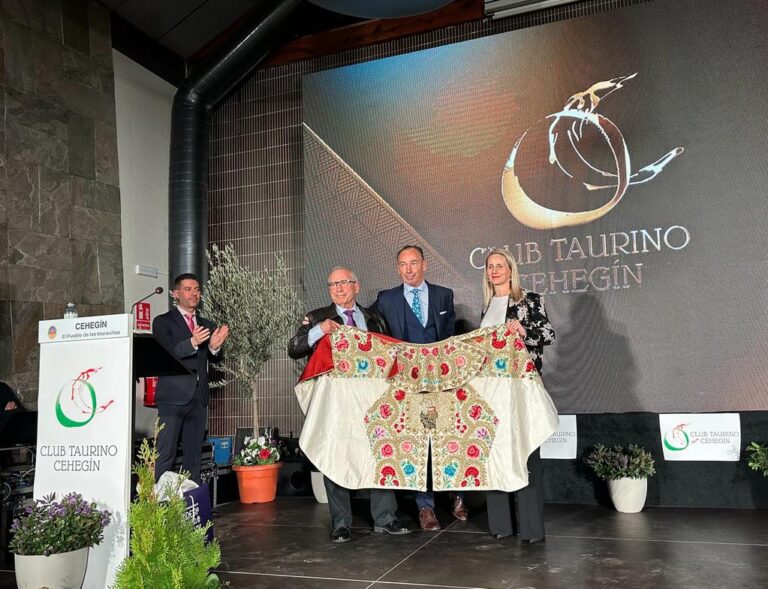 Pepín Liria, récompensé par le « Prix Morisco 2023 » du Club Taurin de Cehegín
