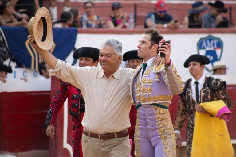 Arturo Saldivar, Puerta Grande à Texcoco