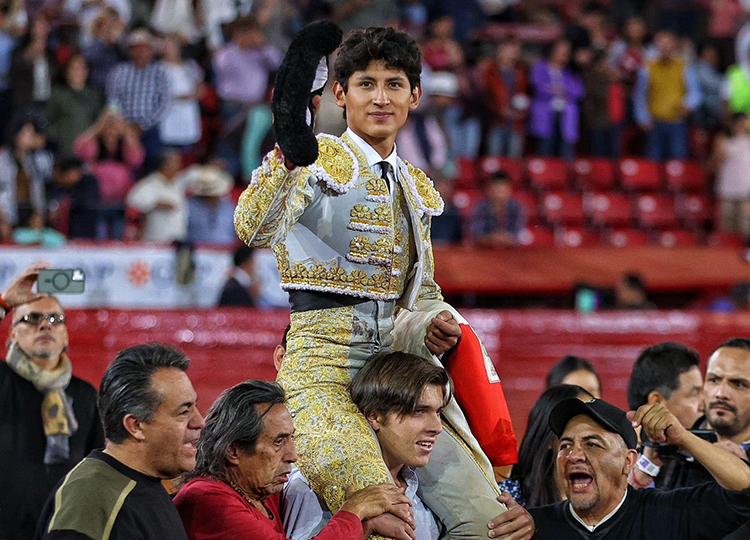 Emilio Osornio et Puerta Grande pour clôturer la saison de réouverture de La México