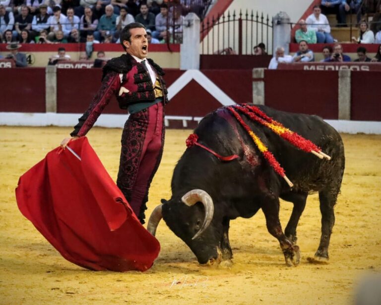 Emilio de Justo, prophète dans son pays, pardonne « Nudista », de Juan Pedro Domecq, à Almendralejo