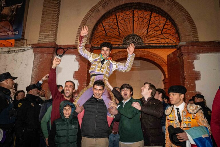 La course et le dévouement de Bruno Gimeno, deux oreilles et une grande porte à Castellón