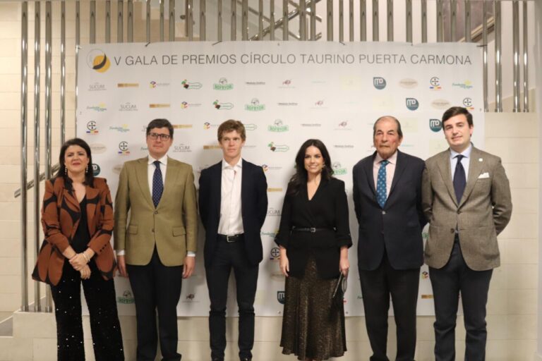 Morante, Miura et Borja Jiménez, récompensés par la jeunesse taurine de Séville lors d'un grand gala