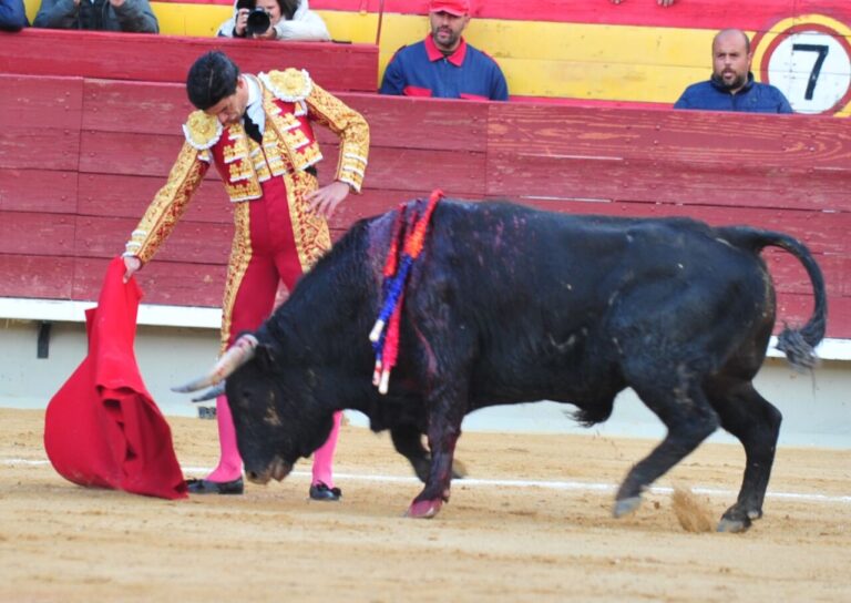 Pablo Aguado ne signe pas une grande tâche de deux oreilles au troisième (Direct: Castellón)