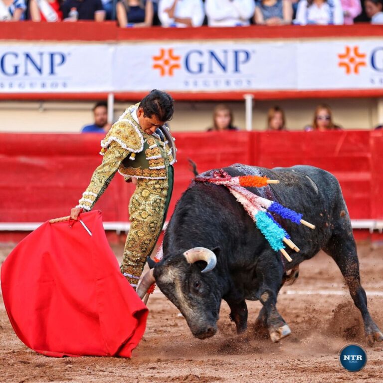 Joselito Adame et José Mauricio, deux oreilles à Aguascalientes