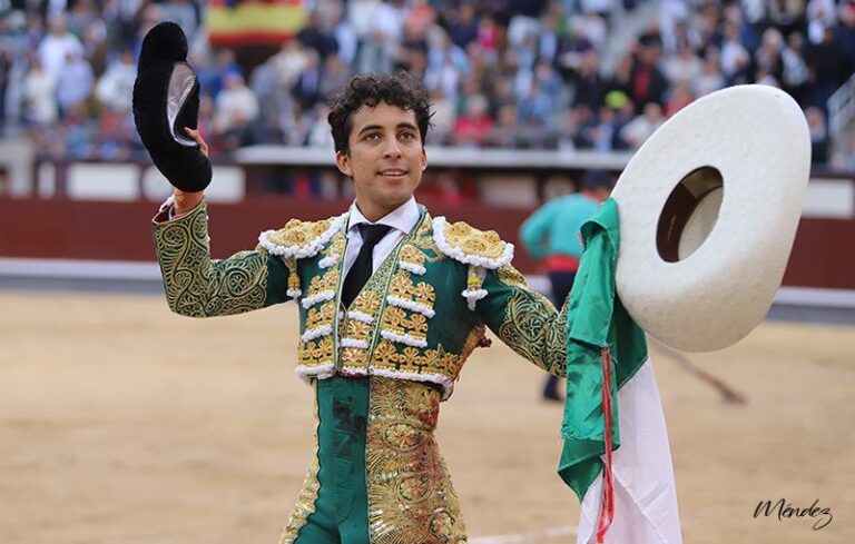 Le Mexique, enthousiasmé par les débuts de Leo Valadez à Séville