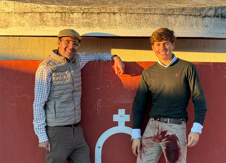 Le torero Álvaro Serrano, avec un nouveau représentant