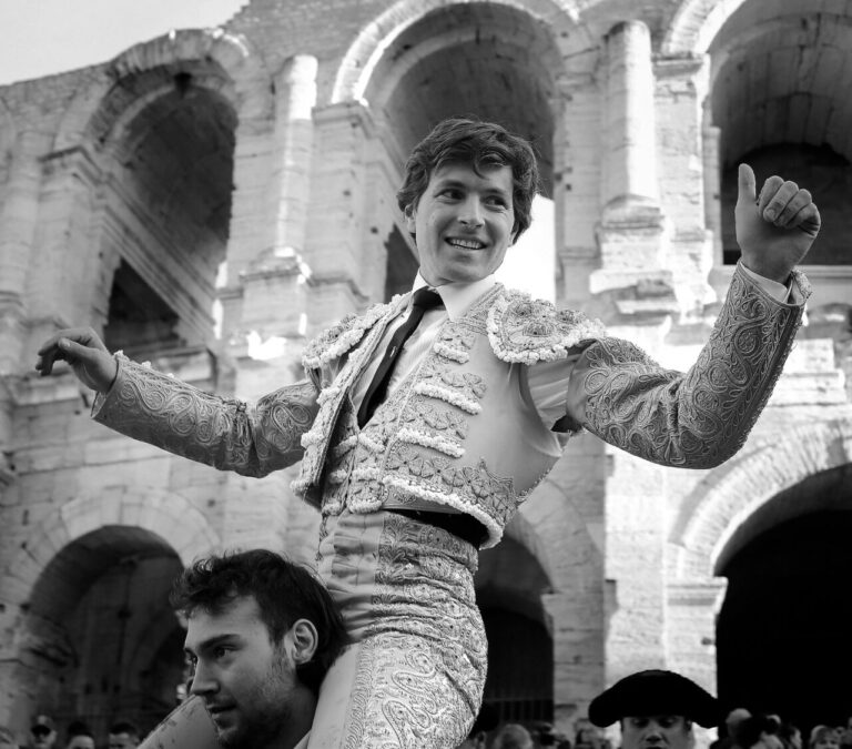 Le week-end de Juan Leal : 4 218 kilomètres, la naissance de ses jumeaux par appel vidéo et le triomphe d'Arles