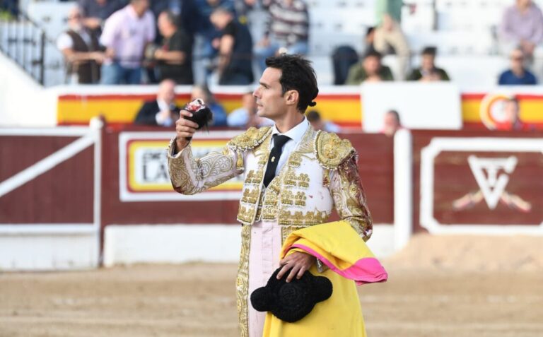 Antonio Puerta met le courage et Antonio Grande la tauromachie à Villarejo de Salvanés