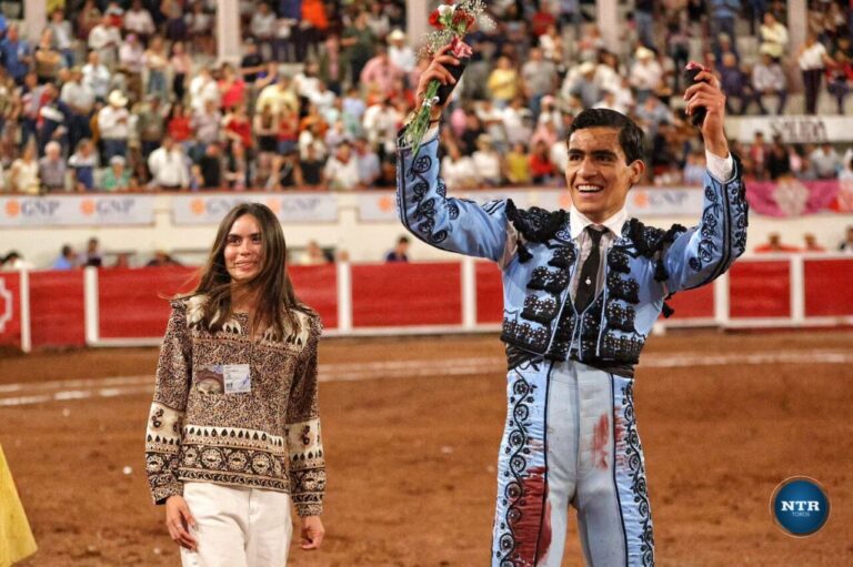Triomphe de Mario Rengel lors de la dernière célébration du cycle de corridas à Aguascalientes