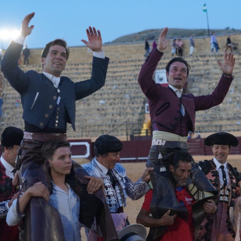 Andy Cartagena et Sebastián Fernández, grand après-midi de tauromachie à Osuna