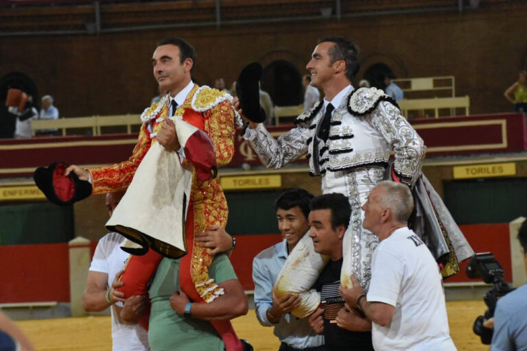 Enrique Ponce et El Fandi suscitent la passion au début du Corpus Christi de Grenade