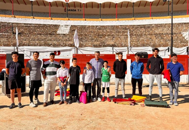 L'activité de l'École Culturelle de Tauromachie de Linares commence officiellement (Galerie)