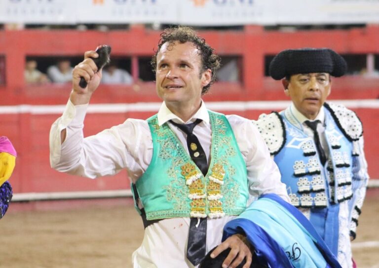 La virilité d'Antonio Ferrera : triomphe, même s'il a été encorné à Monterrey, et aujourd'hui il se produira à León