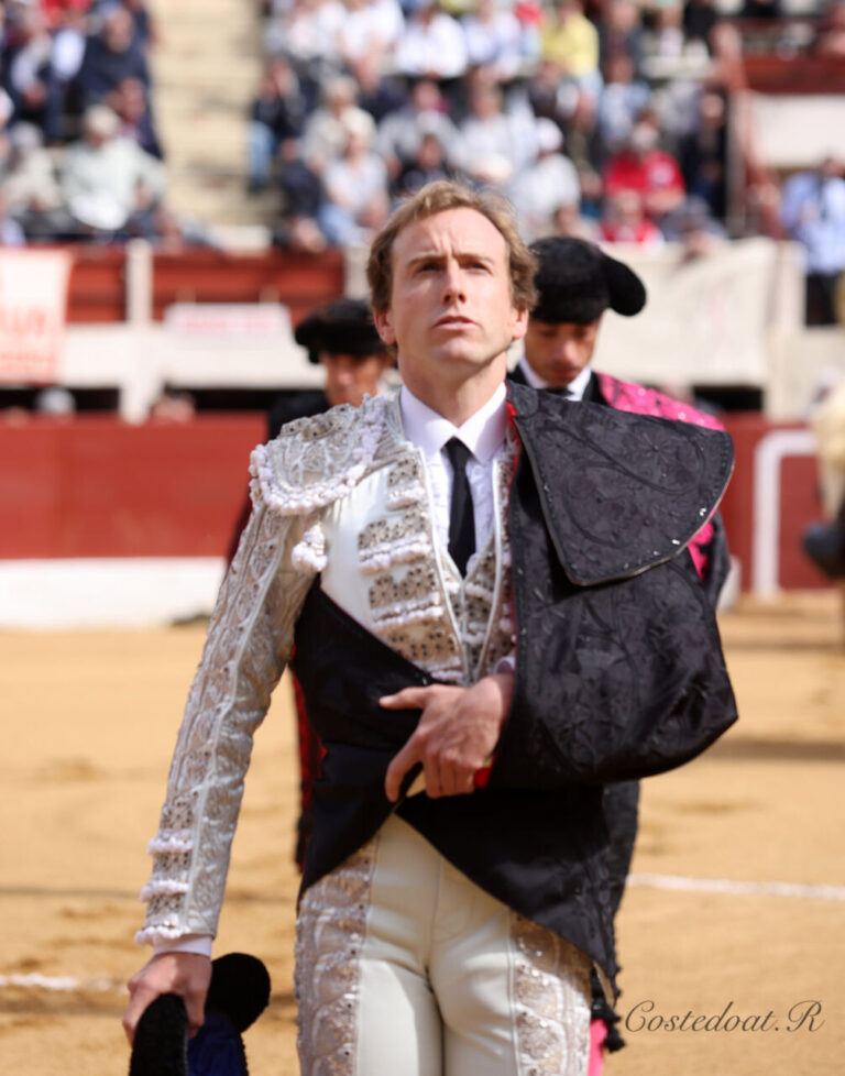 Román reçoit une décharge médicale et retourne à Madrid en ambulance après son grave accident à Vic