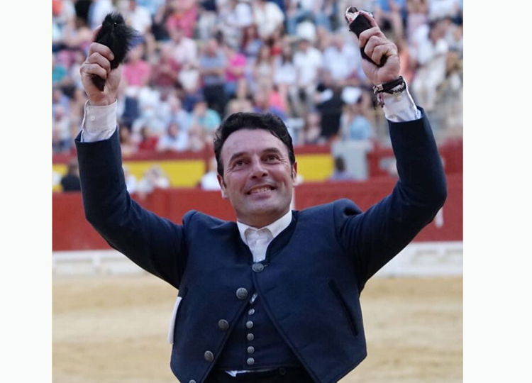Andy Cartagena invite plus de 200 enfants aux corridas d'Alicante