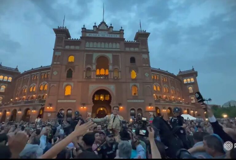 Chers policiers : que les fans soient passionnés et que les photographes travaillent