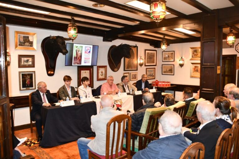 Corrida de Trucios présentée au Club Taurin de Bilbao