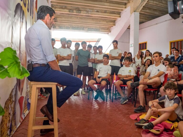 Emilio de Justo visite l'école taurine de Badajoz