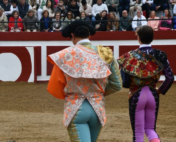 Ruiz de Velasco, sur les épaules dans une grande corrida de José Cruz dans Trucios