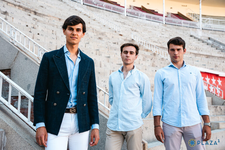 Álvaro Sánchez, Carlos Domínguez et Álvaro de Chinchón avant la deuxième corrida nocturne du « Cénate Las Ventas »