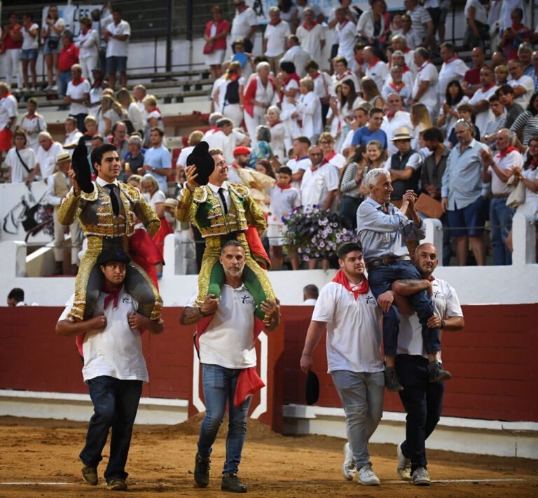 Clemente et Jesús Enrique Colombo, sur les épaules à Saint Vicent de Tyrosse