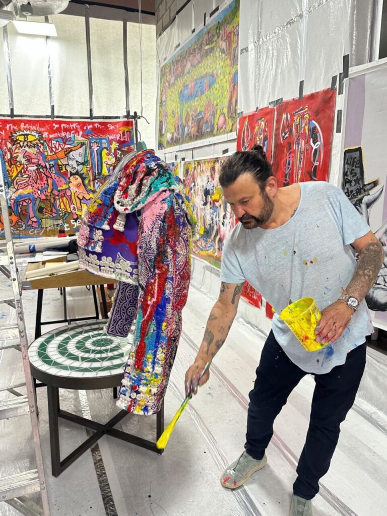 Domingo Zapata dessinera les robes des matadors de la corrida du 8 août à Palma